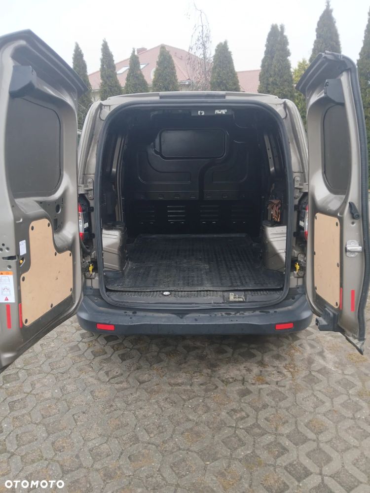 Ford Transit Courier - 8