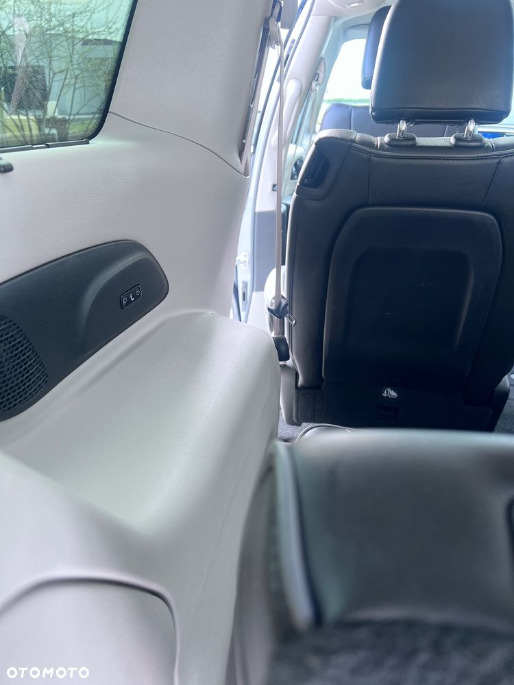 Chrysler Pacifica - 20