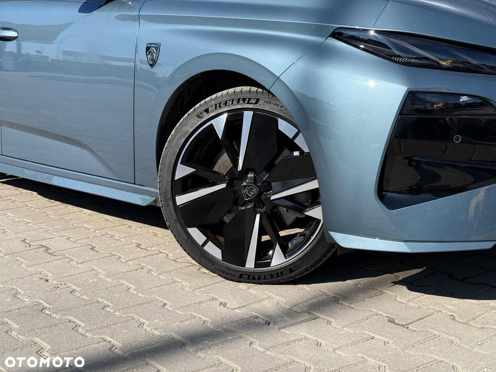 Peugeot 308 - 8