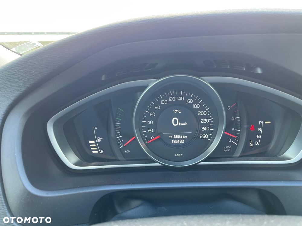 Volvo V40 - 9