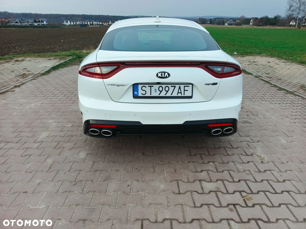 Kia Stinger - 8