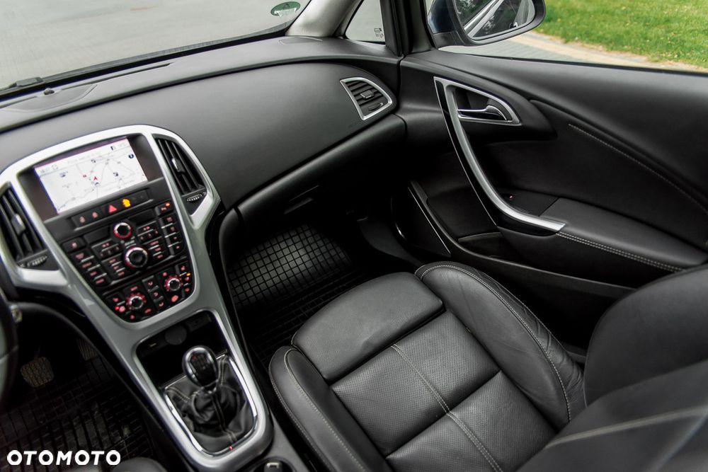 Opel Astra 1.6 T Cosmo - 34