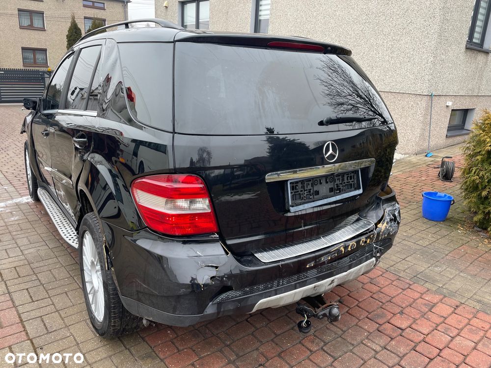 Mercedes-Benz ML - 11
