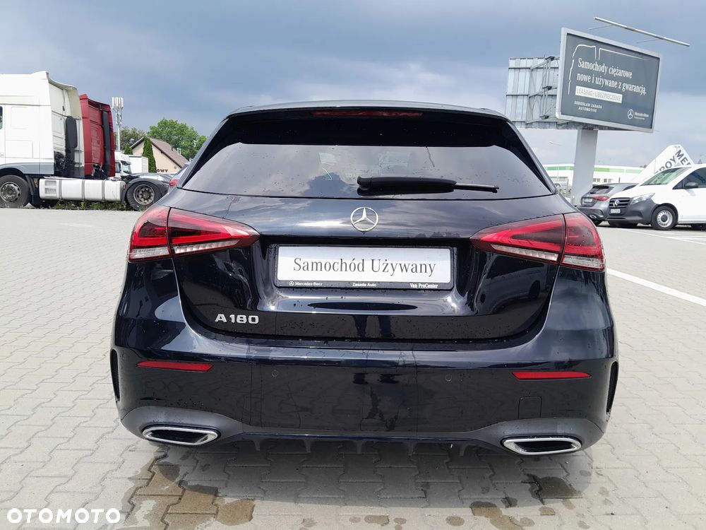 Mercedes-Benz Klasa A 180 AMG Line 7G-DCT - 4