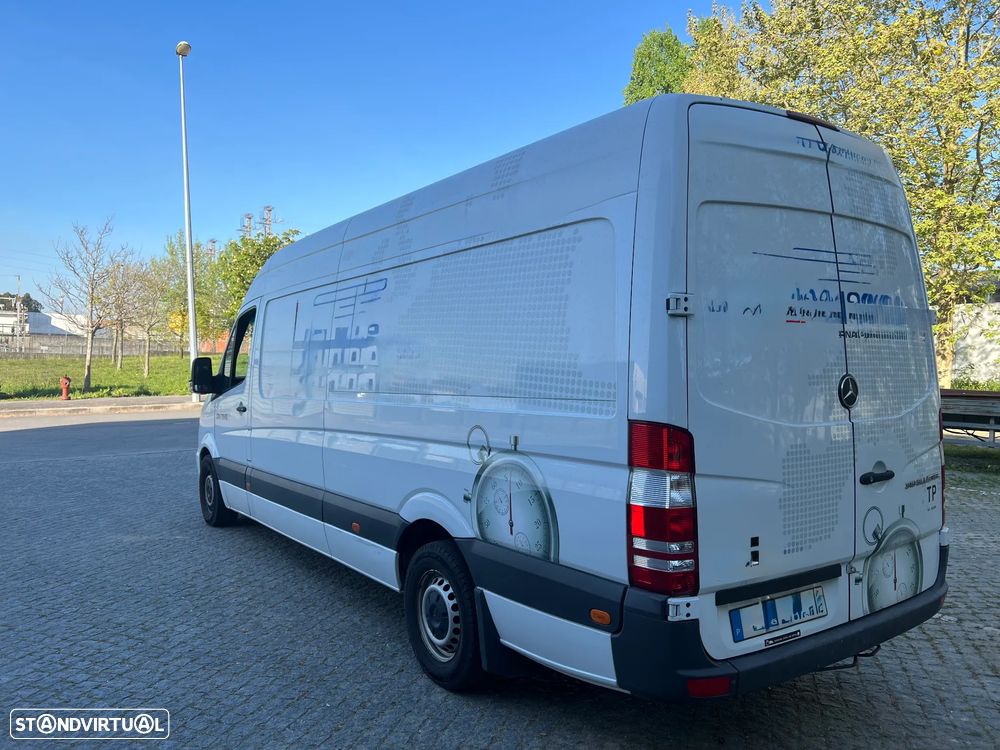 Mercedes-Benz Sprinter 319 - 11