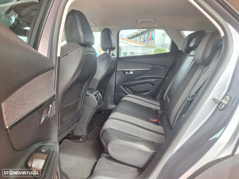 Peugeot 3008 1.5 BlueHDi Allure EAT8 - 17