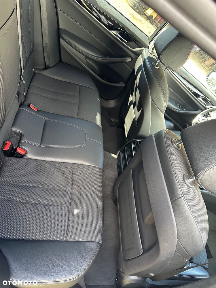 BMW Seria 5 520d Sport Line - 24