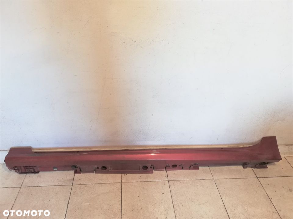 TOYOTA COROLLA E21 HB 19- LISTWA PROGOWA LEWA - 1
