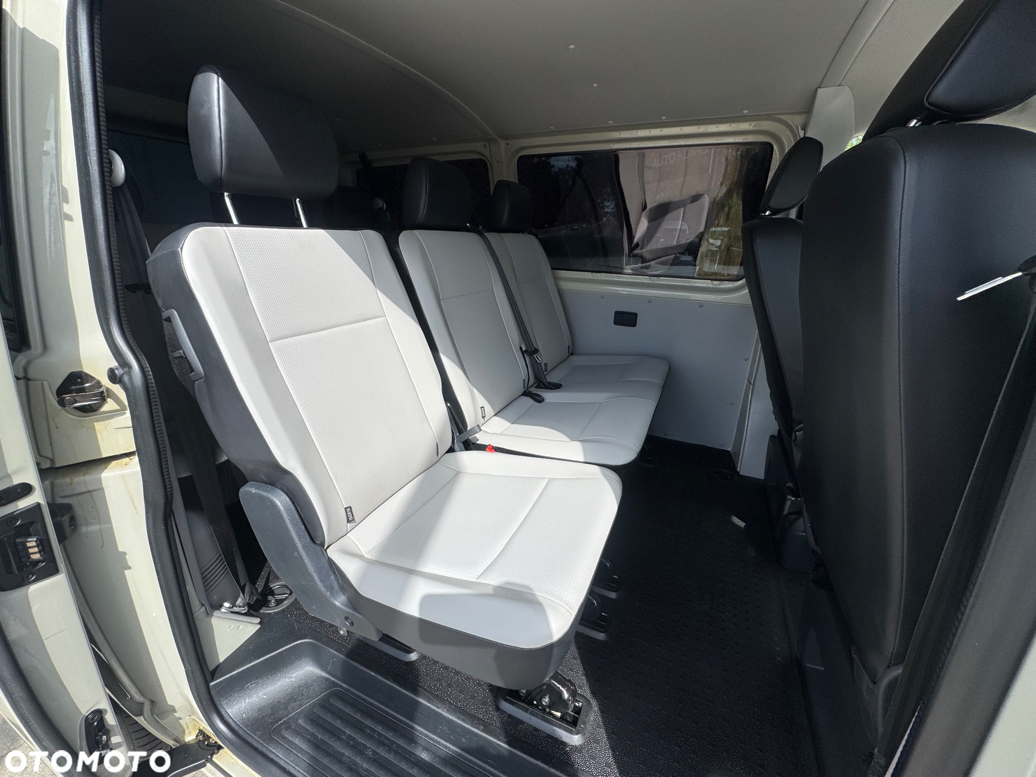 Volkswagen Caravelle 2.0 TDI L1 Highline - 31