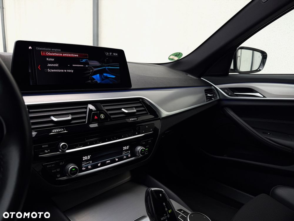 BMW Seria 5 520d xDrive Sport Line sport - 31