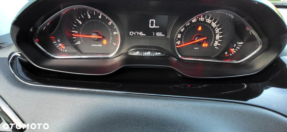 Peugeot 208 1.2 PureTech Active - 26