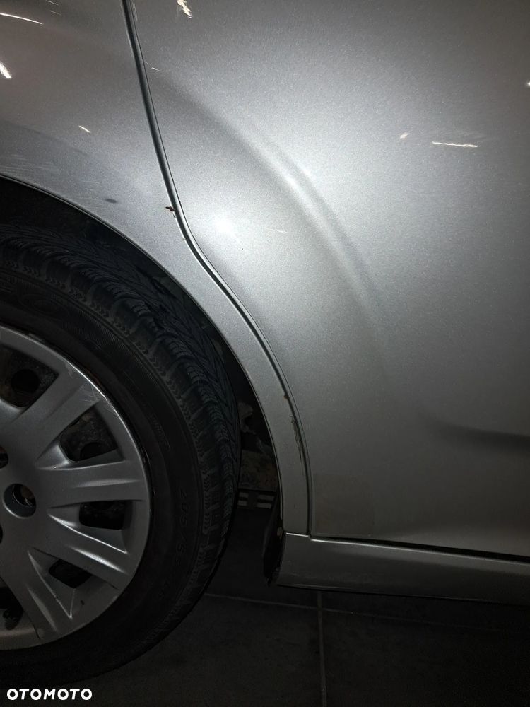Toyota Corolla Verso 1.8 Sol + 7os - 15
