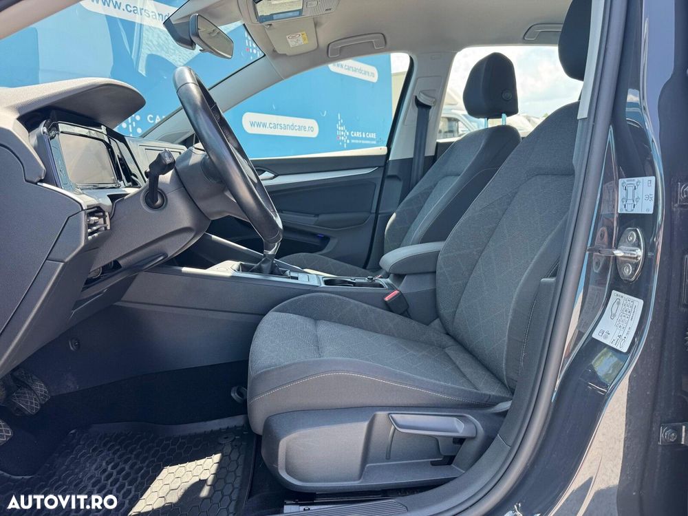Volkswagen Golf - 8