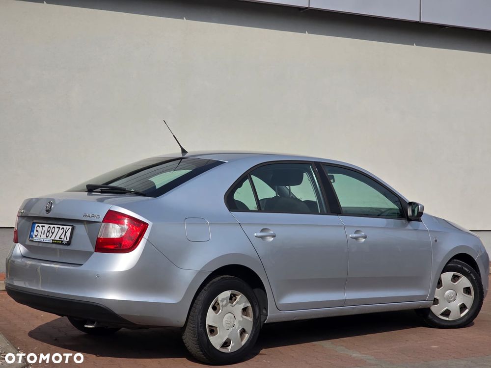 Skoda RAPID 1.6 TDI DPF Edition - 3