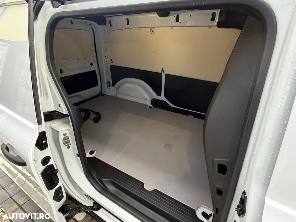 Renault Kangoo E-Tech - 17