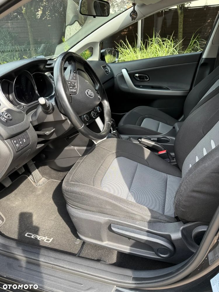 Kia Ceed Cee'd 1.6 GDI M - 16