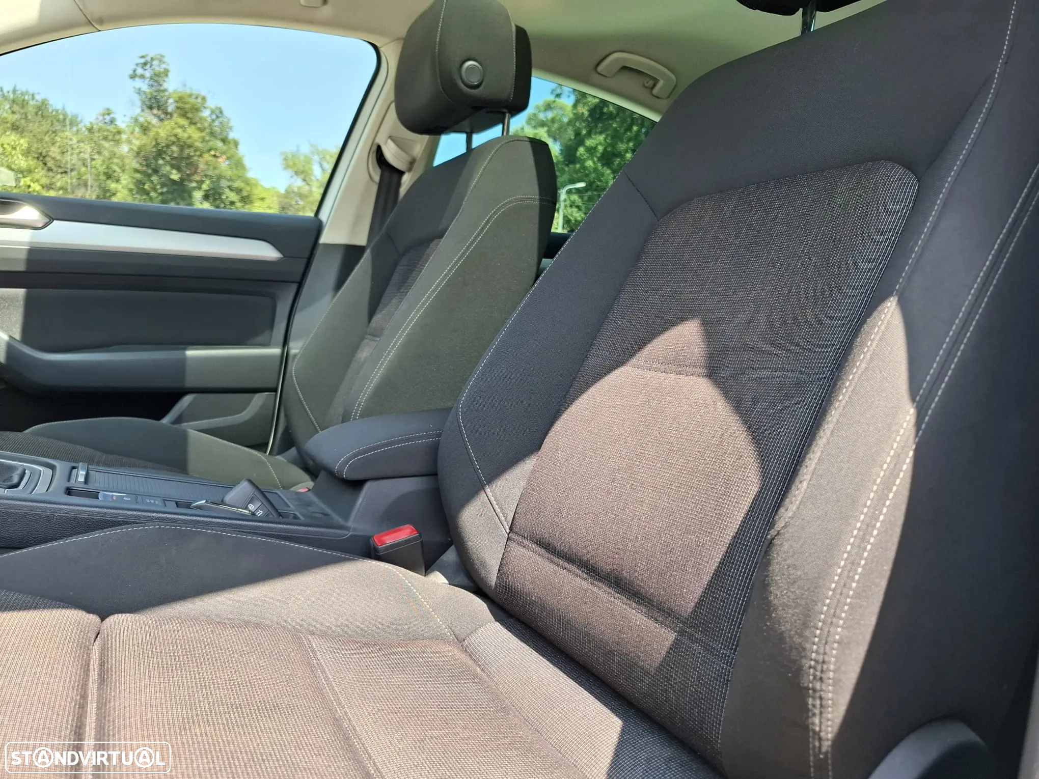 VW Passat 1.6 TDI Trendline - 23