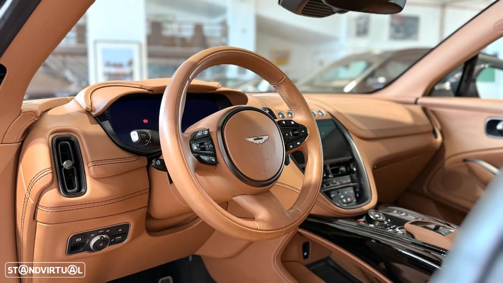 Aston Martin DBX 707 - 15