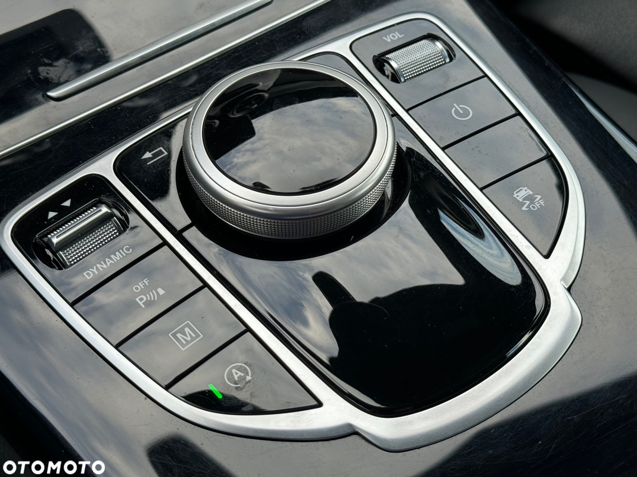 Mercedes-Benz GLC 250 Coupe 4Matic 9G-TRONIC AMG Line - 34