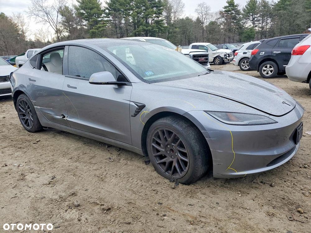 Tesla Model 3 Long Range AWD - 4