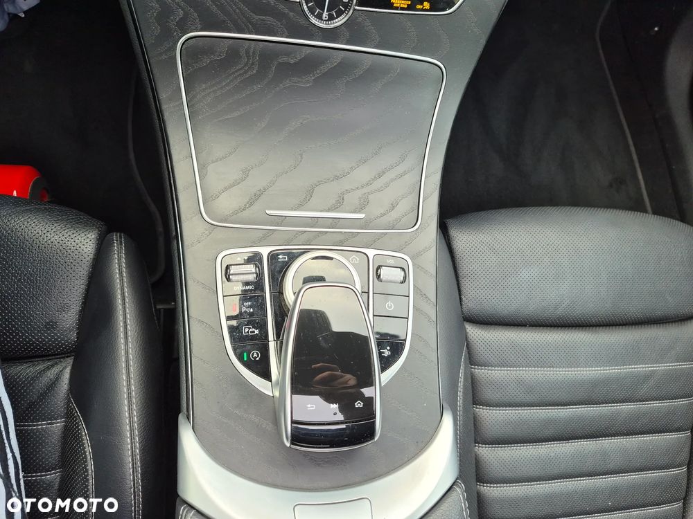 Mercedes-Benz Klasa C 300 4Matic 9G-TRONIC - 11