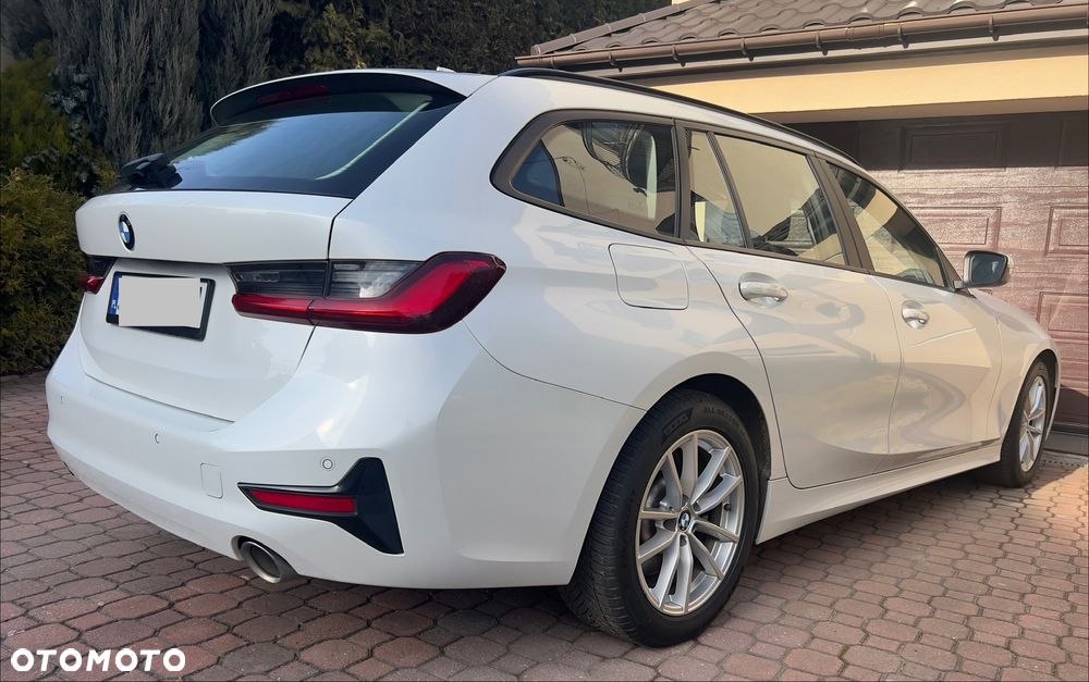 BMW Seria 3 330i Advantage - 5