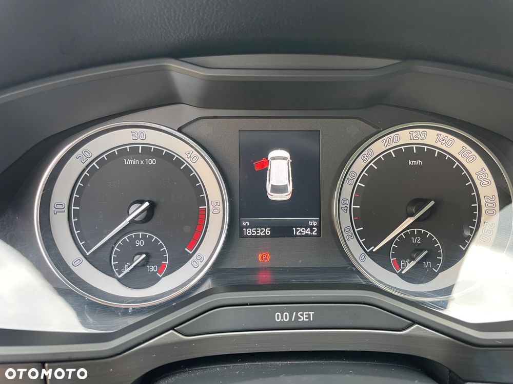 Skoda Superb 2.0 TDI SCR 4x4 Style DSG - 15