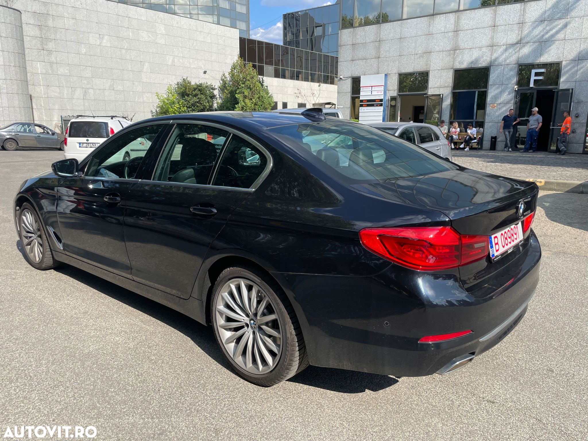 BMW Seria 5 540i xDrive AT - 11