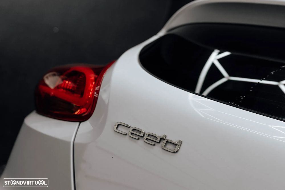 Kia Ceed S Coupé 1.6 CRDi GT Line - 14