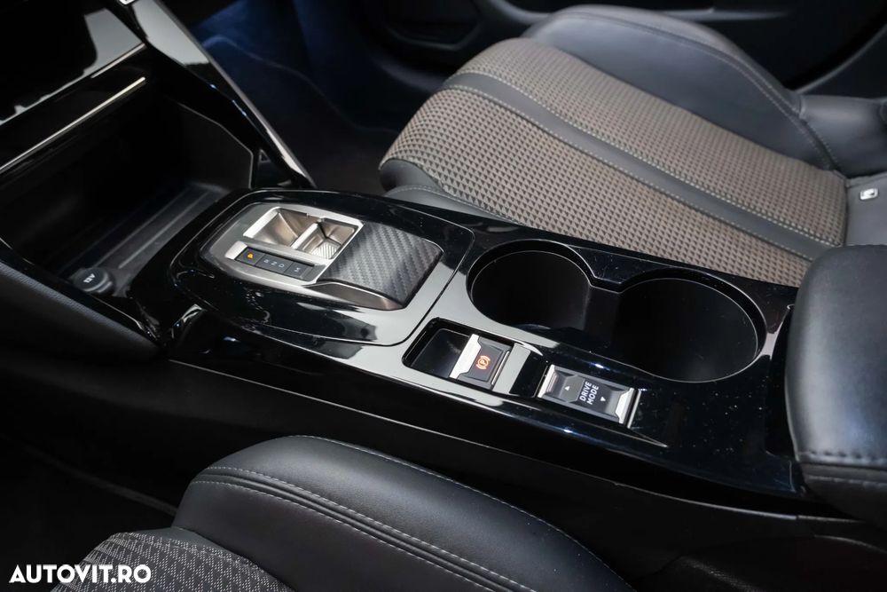 Peugeot 208 PureTech 100 EAT8 GT - 24