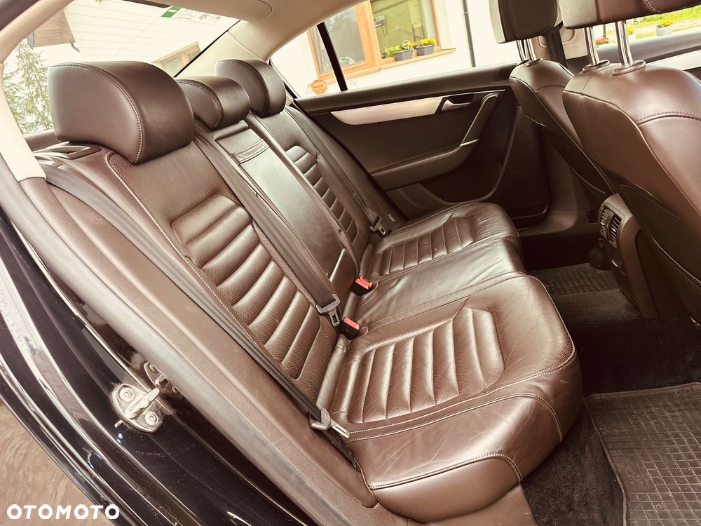 Volkswagen Passat 2.0 TDI 4Mot Highline DSG - 24