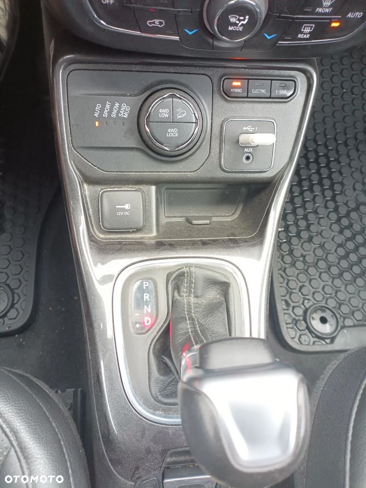 Jeep Compass 1.3 T-GDI 4xe PLUG-IN HYBRID Automatik Limited - 27