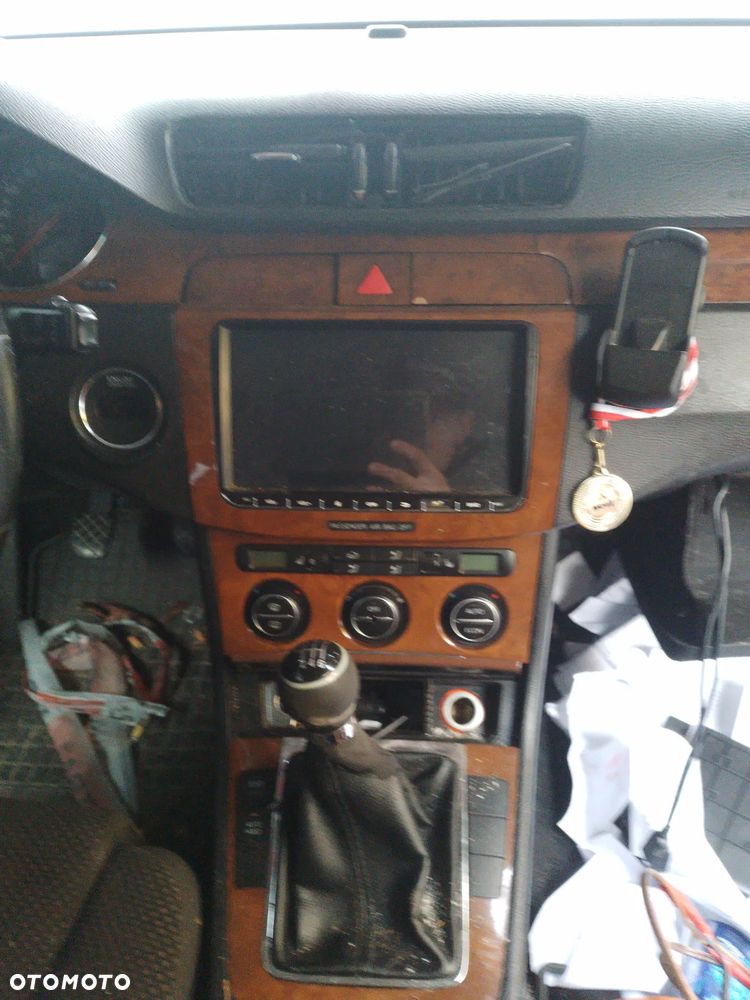 VW PASSAT B6 KOMBI 2.0 TDI BMP 05-09r - KLAPA BAGAŻNIKA  LC5E - 22