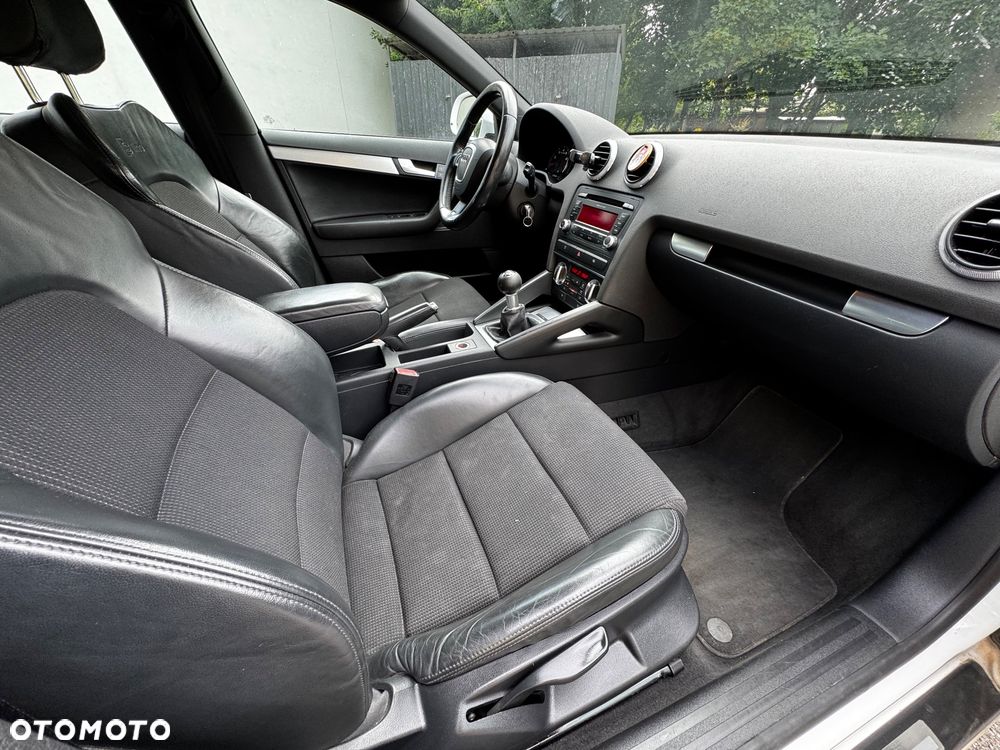 Audi A3 Sportback 1.4 TFSI Ambiente - 16