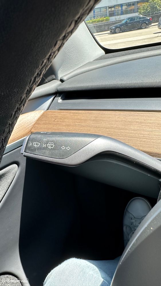 Tesla Model Y Performance Dual Motor AWD - 35