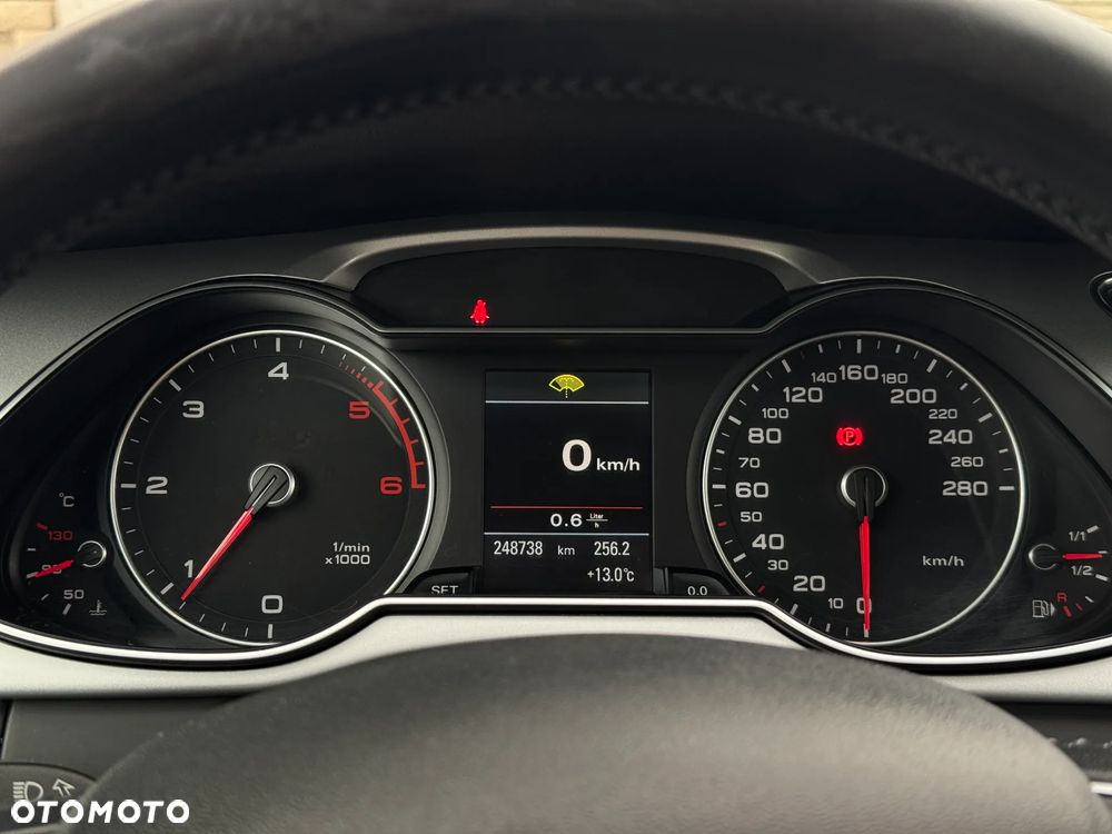 Audi A4 Avant 2.0 TDI ultra - 25