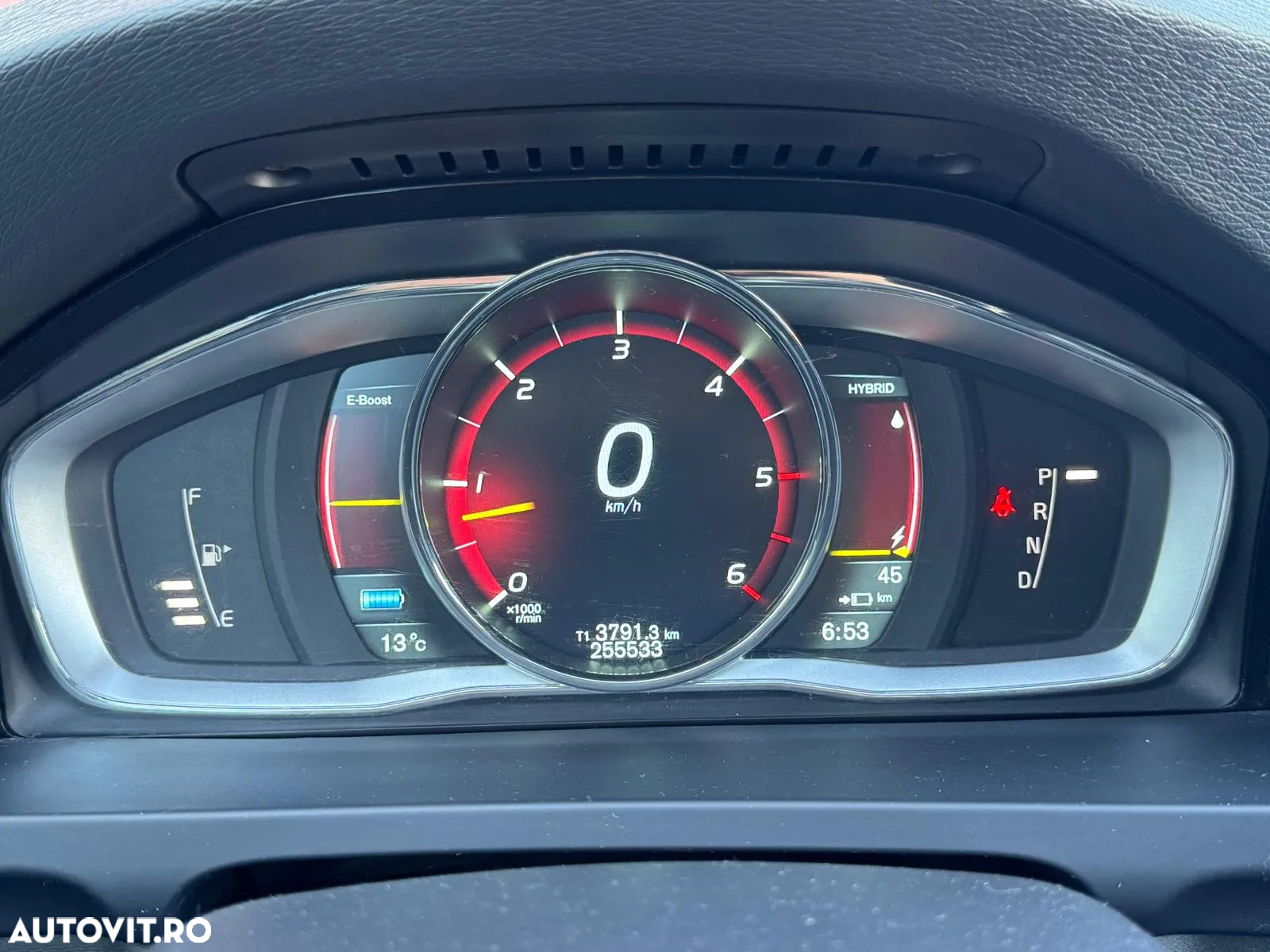 Volvo V60 D6 Plug-In-Hybrid AWD Geartronic Summum - 11