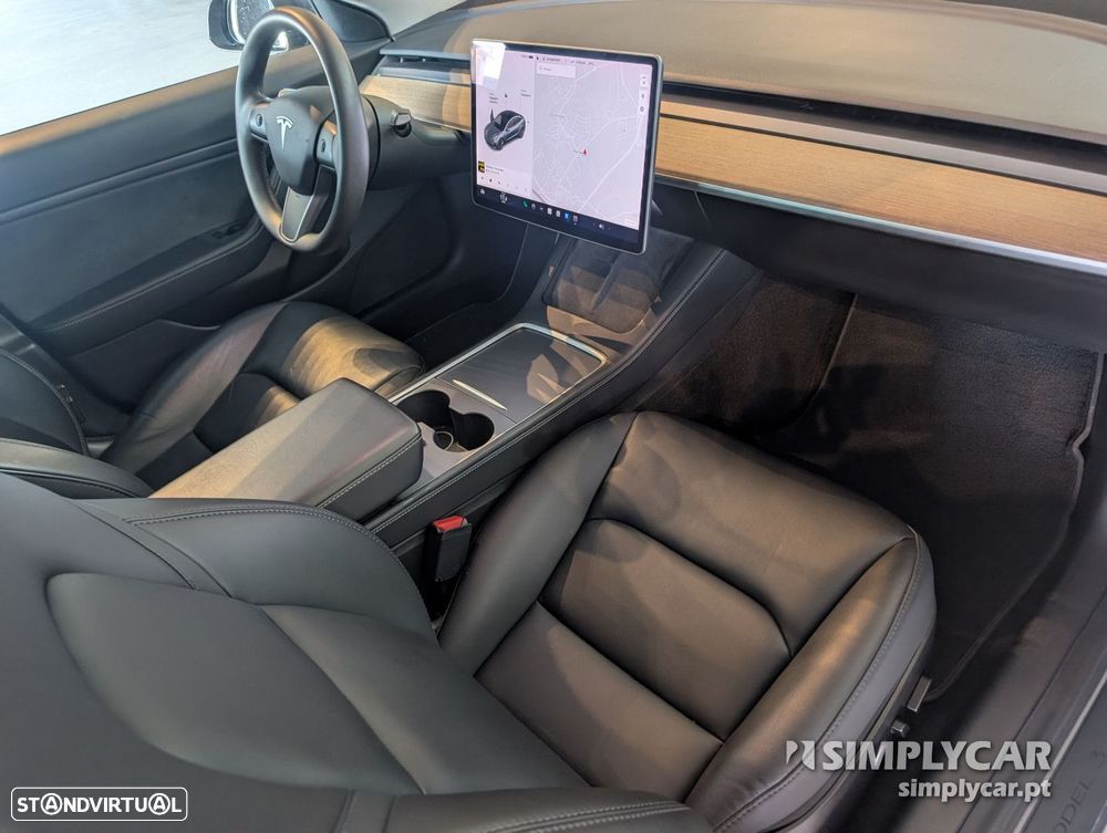 Tesla Model 3 - 9