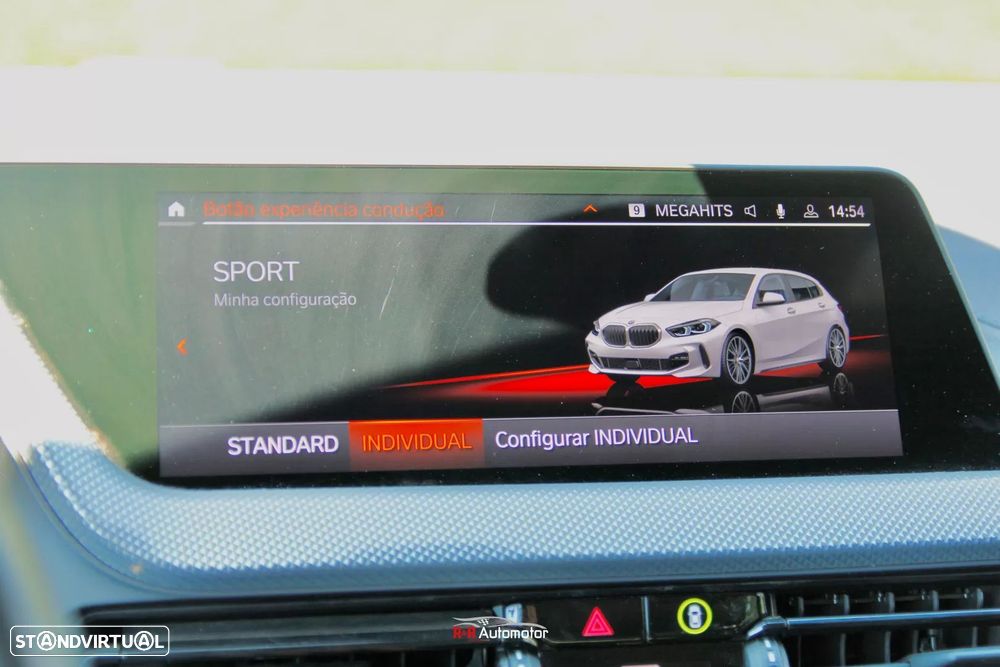 BMW 118 i Pack Desportivo M Auto - 32