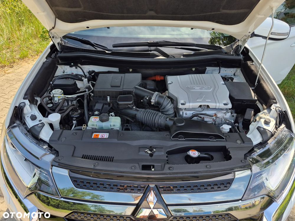 Mitsubishi Outlander - 19