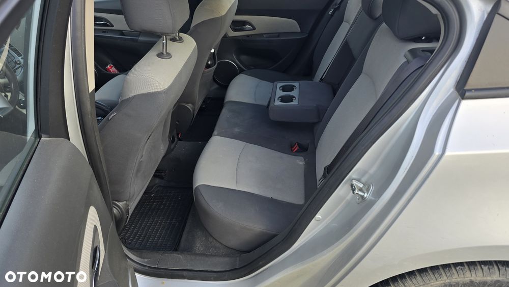 Chevrolet Cruze - 16