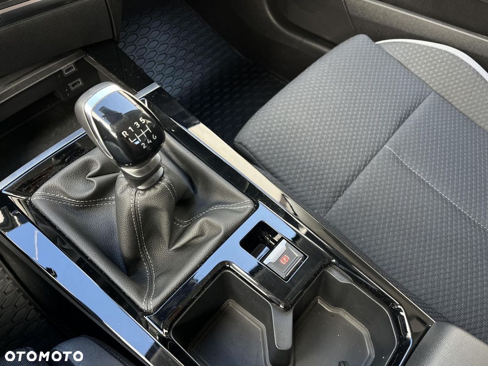 Opel Astra 1.2 T Edition S&S - 25