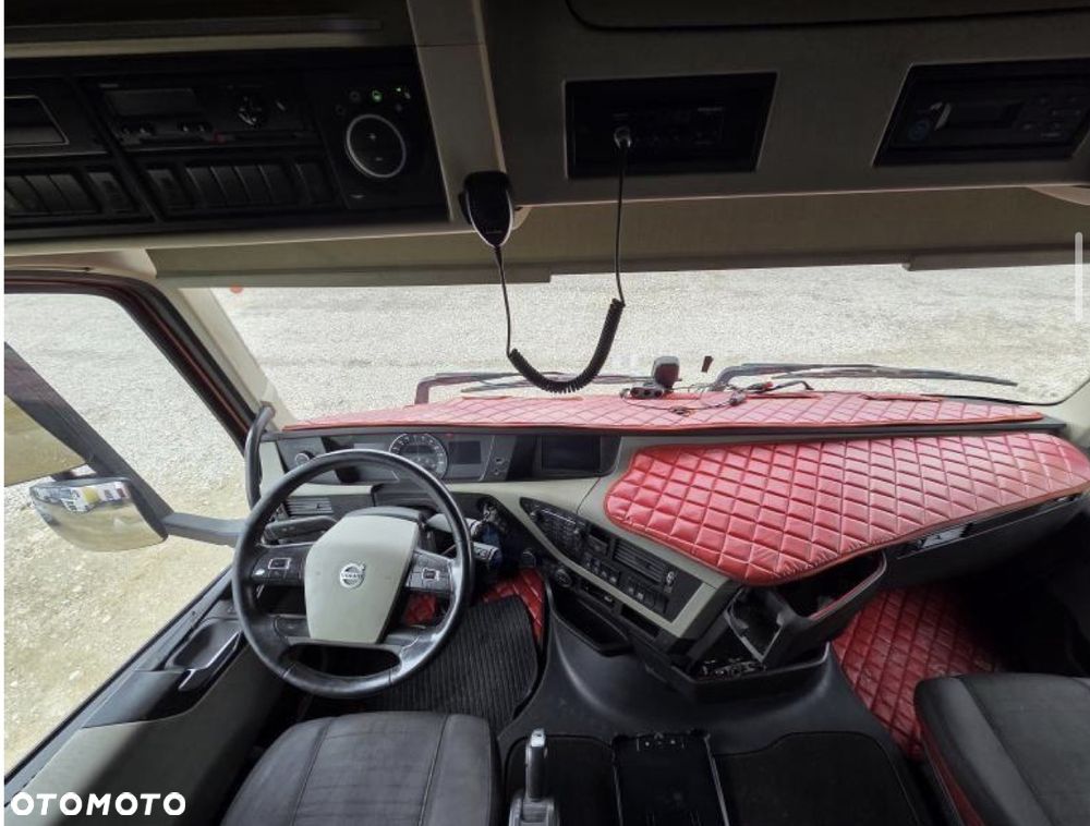 Volvo FH 500 XXL TELEWIZOR / KSENONY / FULL SPOJLERY / LAKIER METALIK / DŁUGA RAMA AKUMULATORY Z TYŁU / LAMPY LED / NAJWIĘKSZA KABINA XXL z TV / 2017 ROK !! - 30