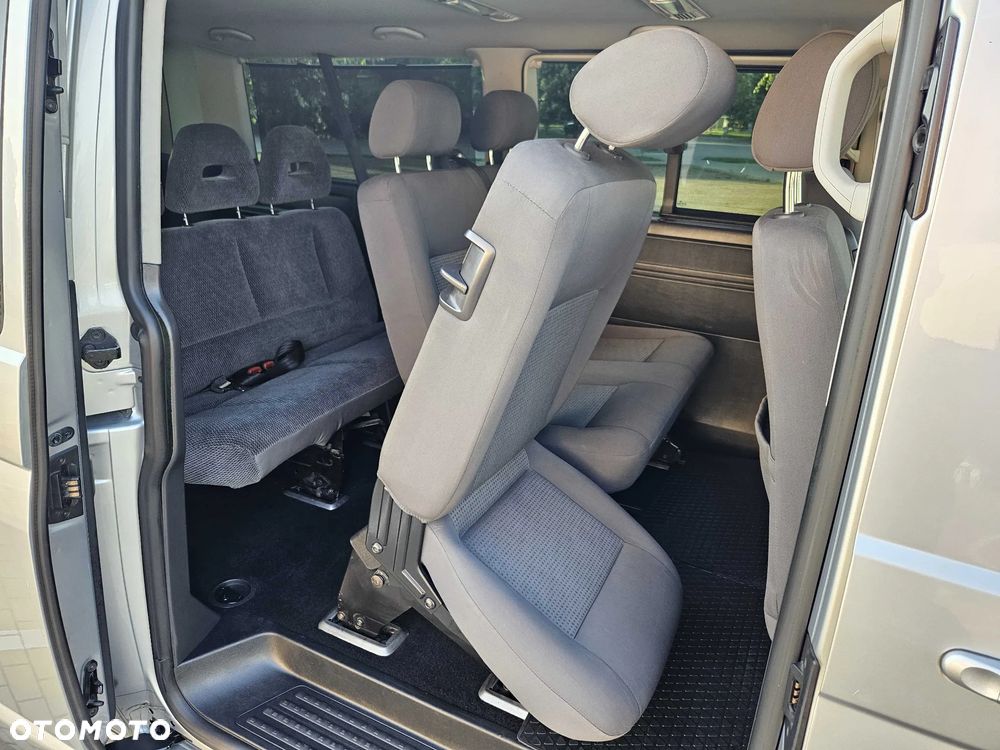 Volkswagen Caravelle - 30