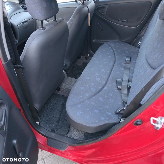 Toyota Yaris 1.0 Terra - 8