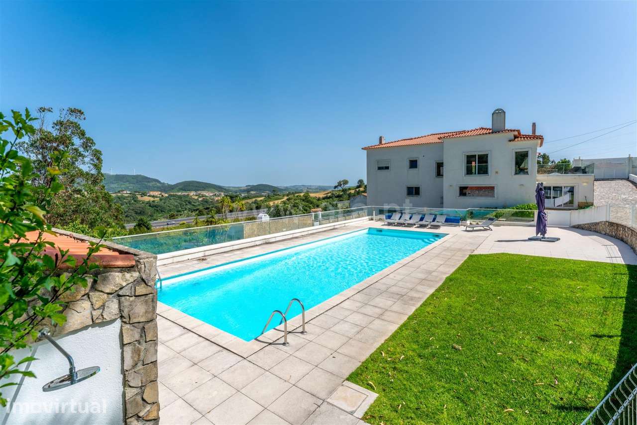 Moradia Contemporânea de Luxo com Piscina Aquecida - Grande imagem: 4/22