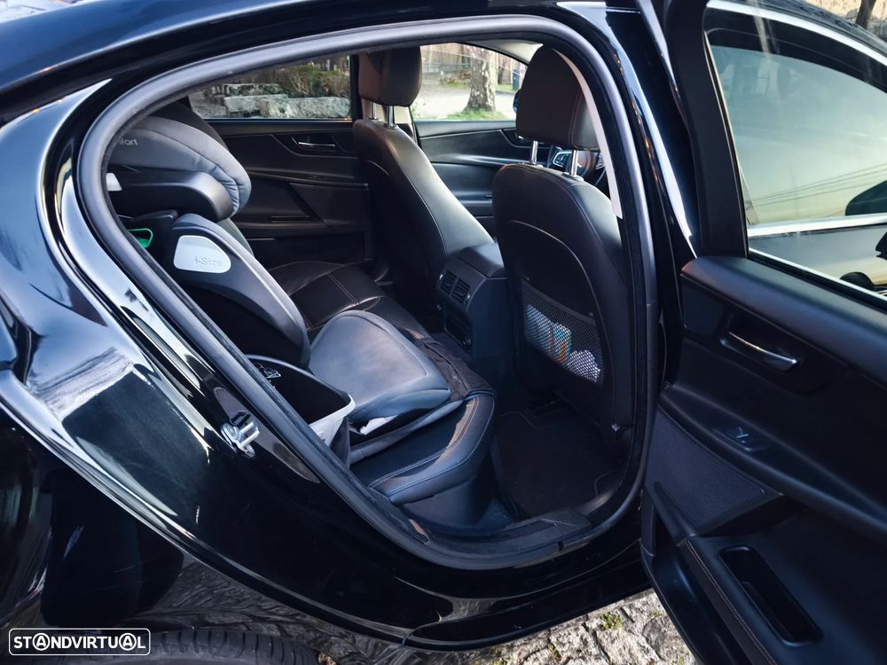 Jaguar XE 2.0 D Prestige Aut. - 16