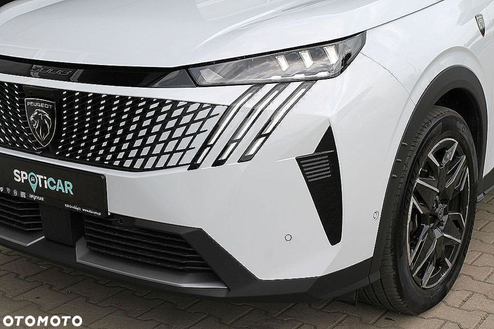 Peugeot 5008 1.2 PureTech mHEV GT S&S e-DCS6 - 28