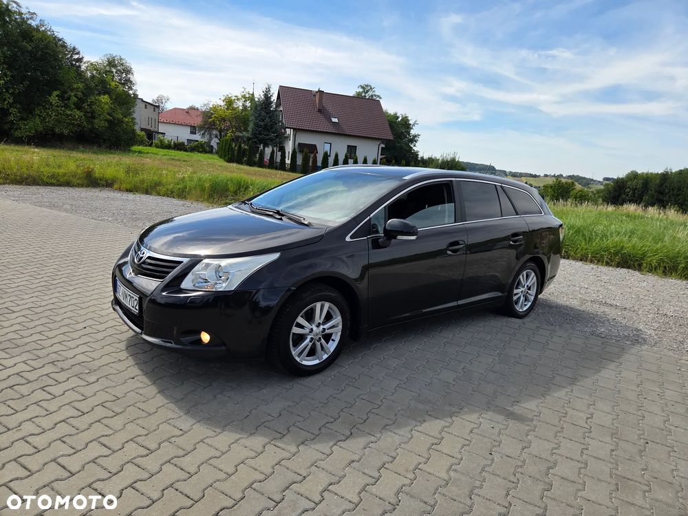 Toyota Avensis - 8
