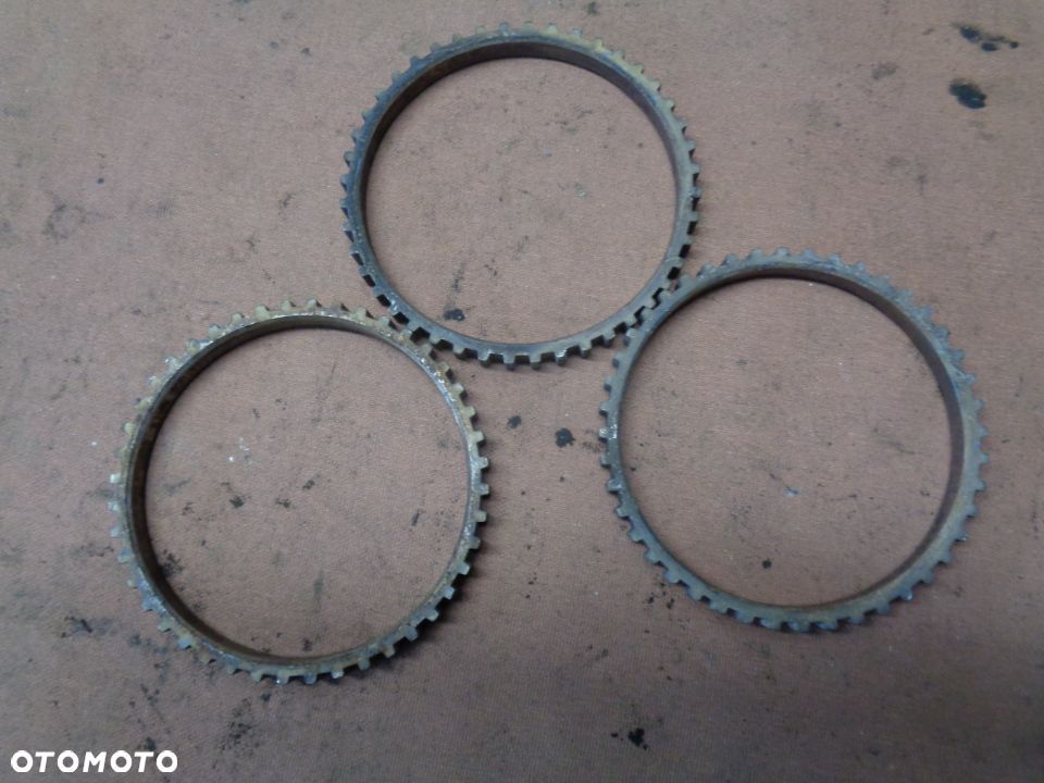 WYPRZEDAZ FORD MAVERICK ESCAPE MAZDA TRIBUTE KORONKA  PIERSCIEN ABS ROZNE CZESCI - 2